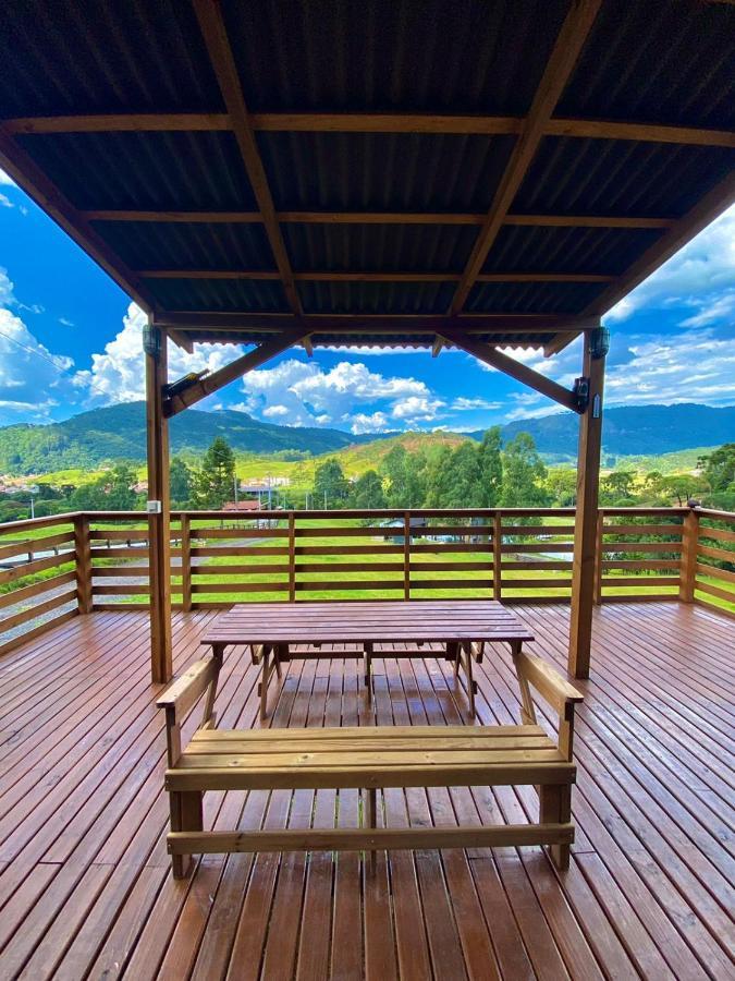 ホテル Tiny House ウルビシ エクステリア 写真